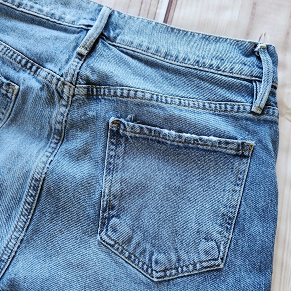 Frame "Le Sylvie Slender Straight" High Rise Distressed Jean | Women's Size 32 - Picture 8 of 12